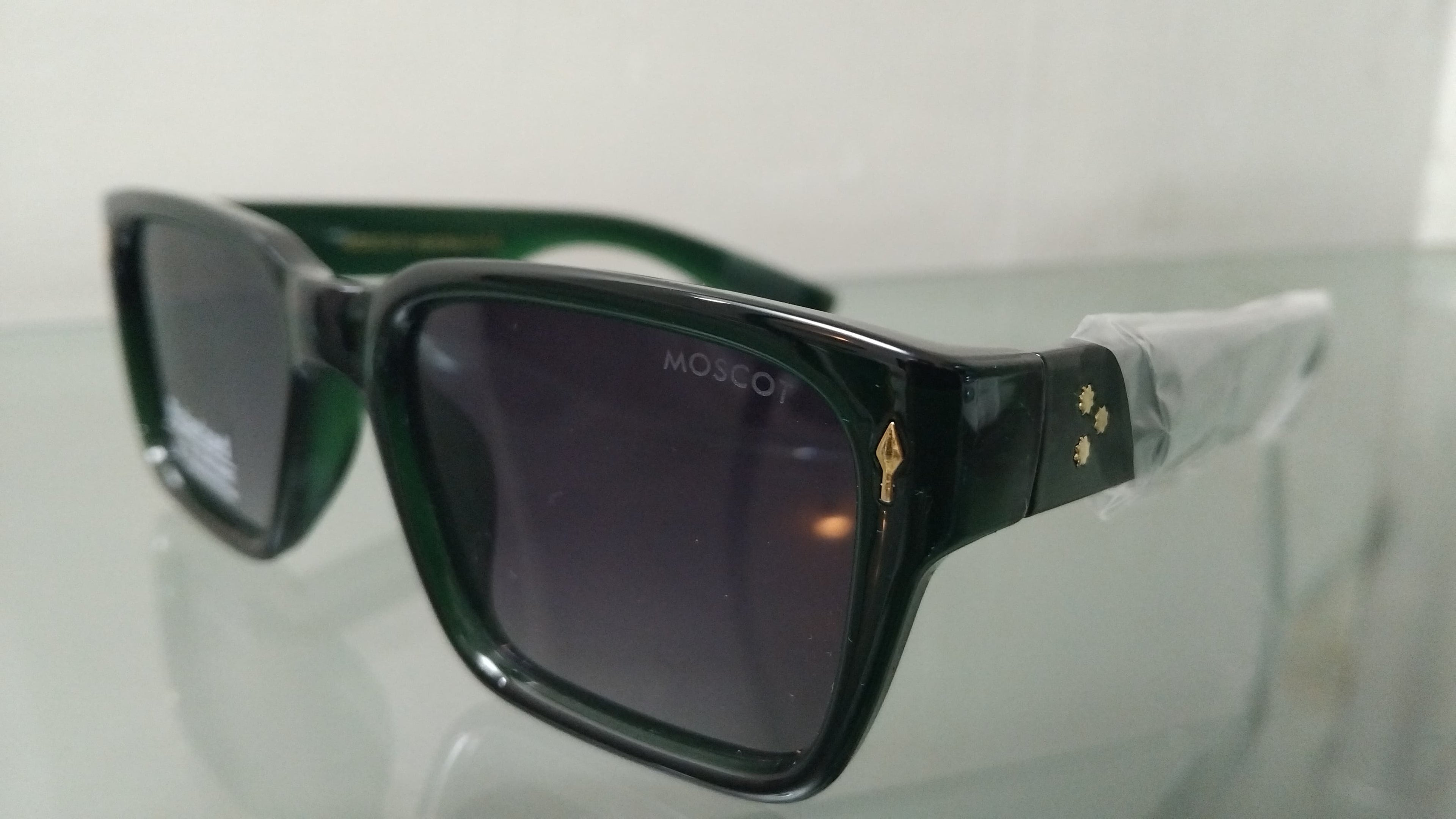 Rectangular Polarized Sunglasses – Dark Green Frame UV400 Protection Unisex Shades