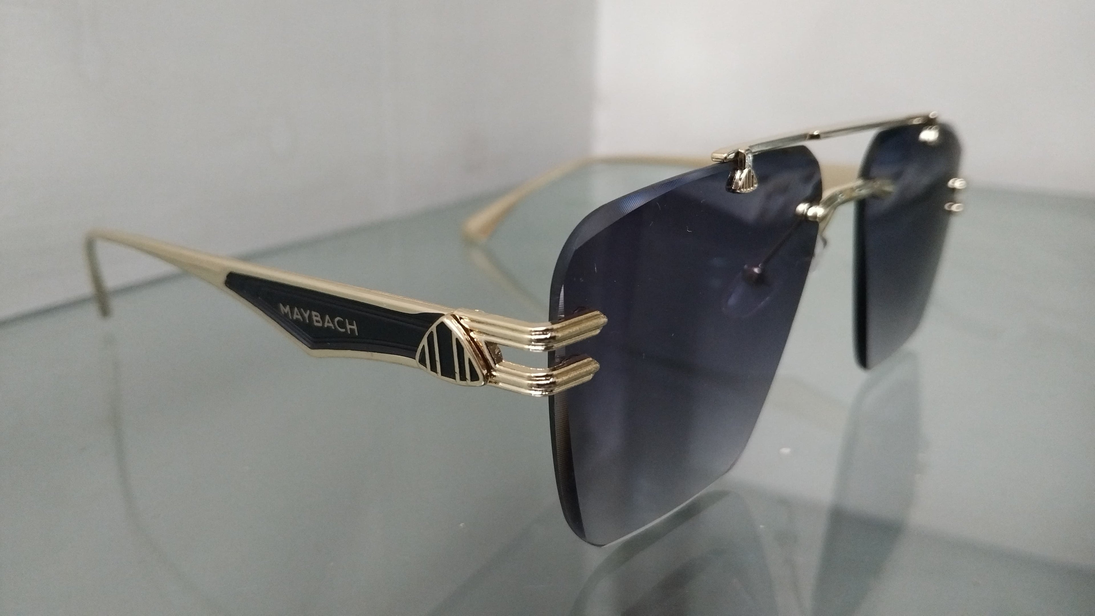 Rimless Square Sunglasses – Luxury Gold Metal Frame Designer Shades with Dark Lenses