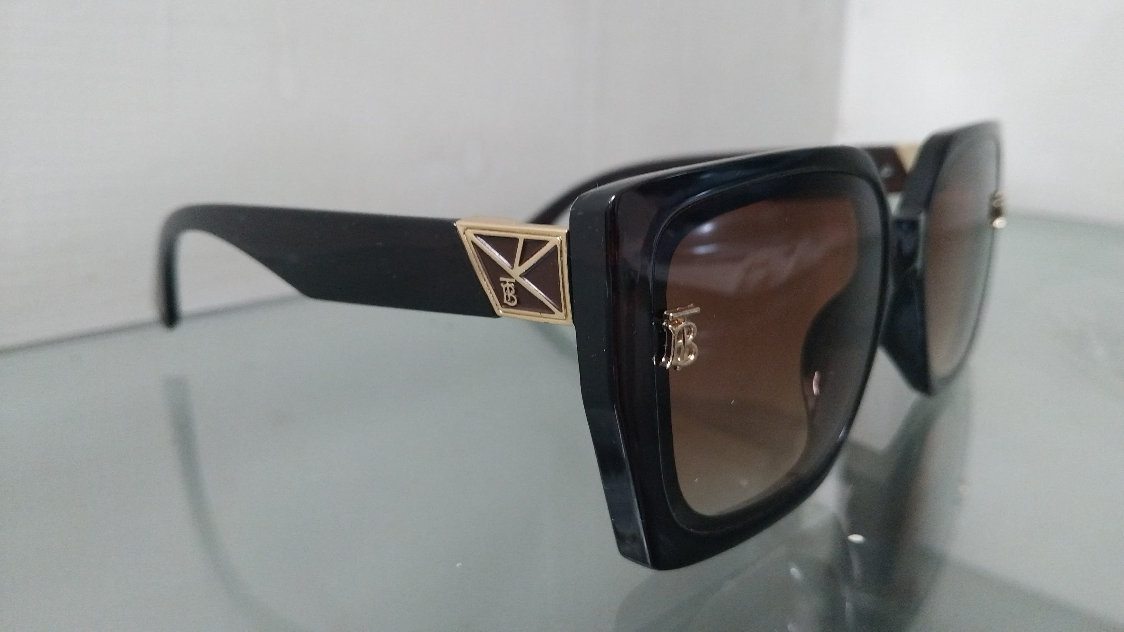 Square Sunglasses – Black Acetate Frame with Brown Gradient Lenses Luxury Designer Shades