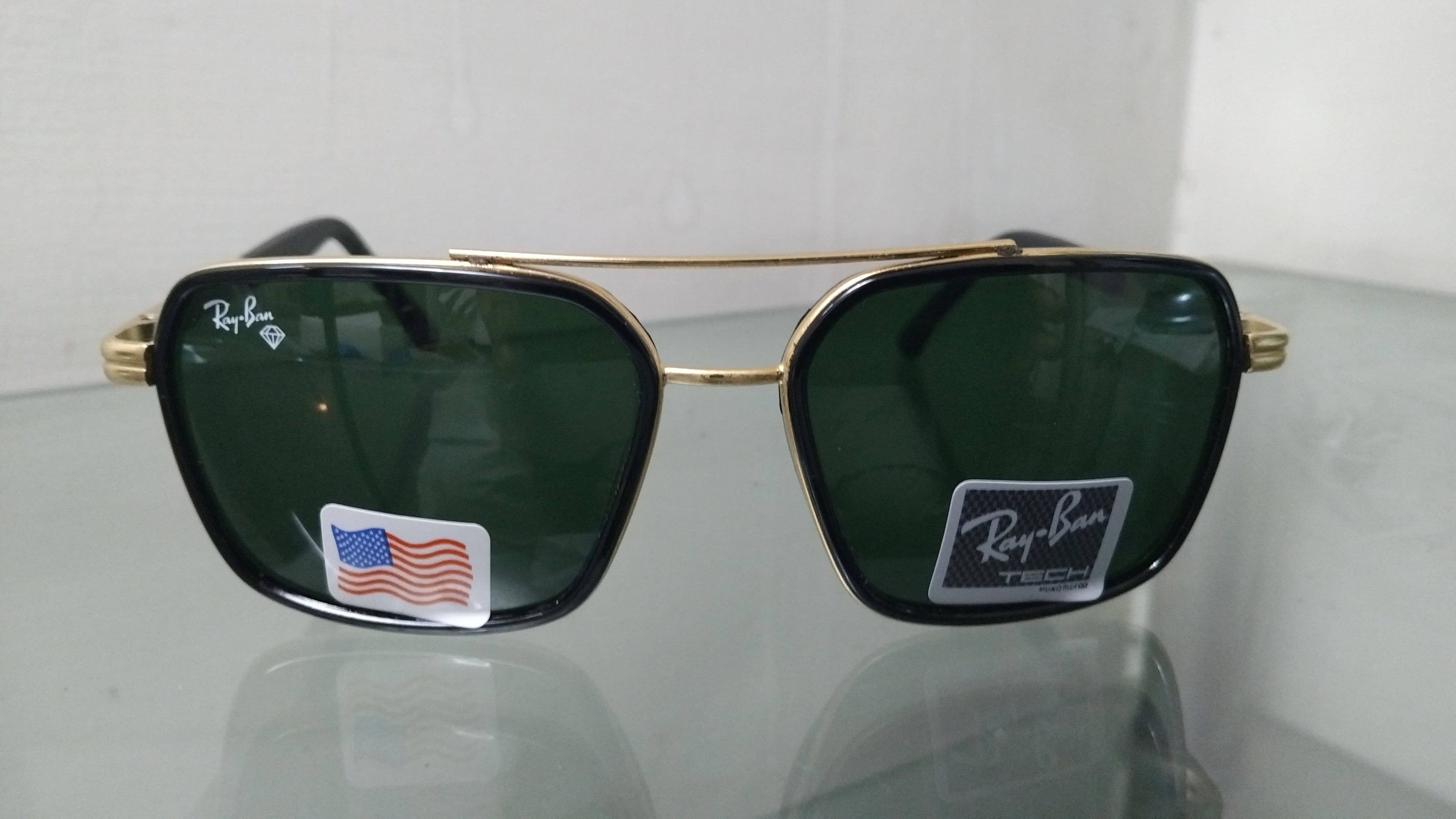 Square Sunglasses with Gold Metal Frame – Green Lenses UV Protection Unisex Designer Shades