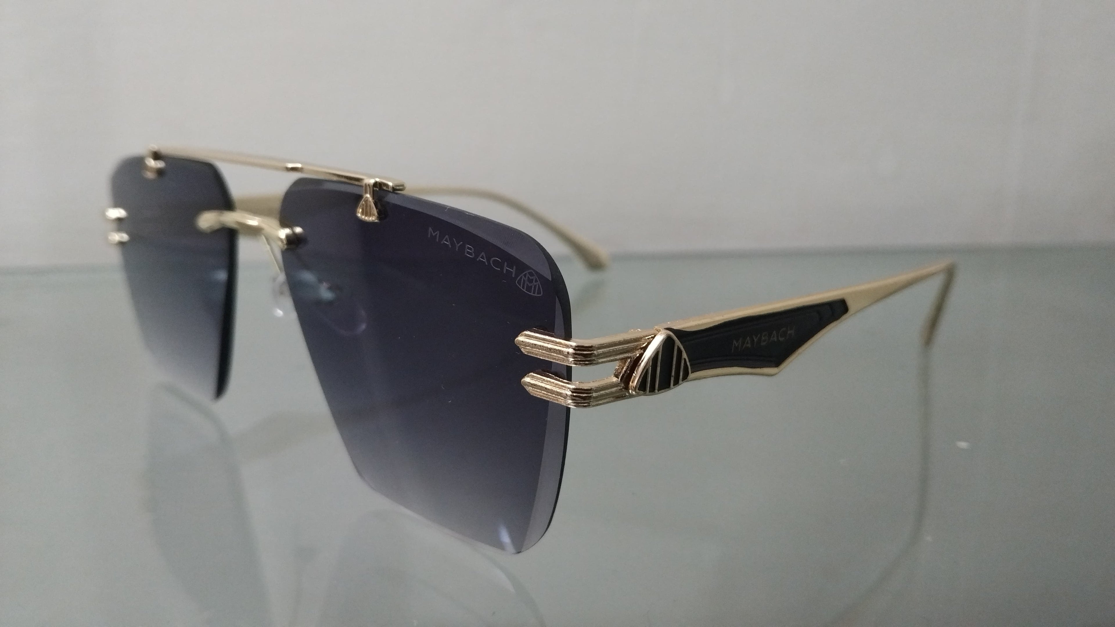 Rimless Square Sunglasses – Luxury Gold Metal Frame Designer Shades with Dark Lenses